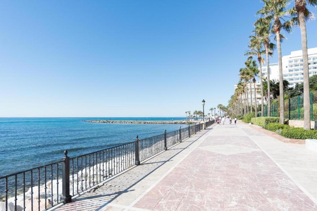 In Front Of Sea & Center Apartment Marbella Exterior photo