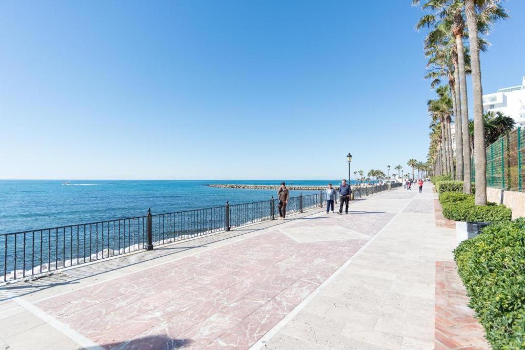 In Front Of Sea & Center Apartment Marbella Exterior photo